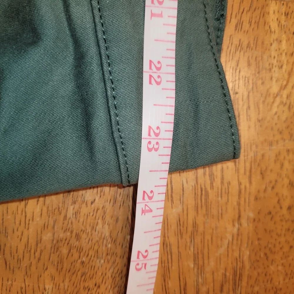 Susan Graver Straight Leg Jeans Green Women Size 26WP‎ Cropped Casual Pants